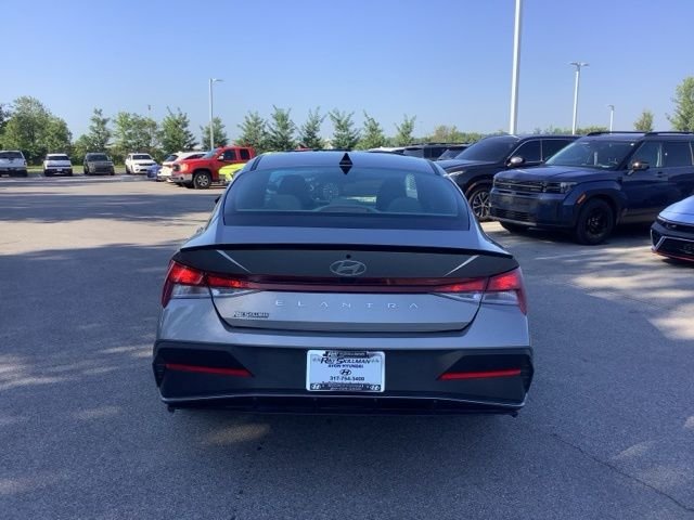 2025 Hyundai Elantra SEL - Photo 6
