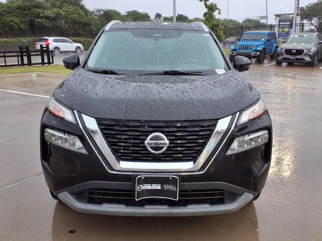 Used 2021 Black Nissan SV image 8
