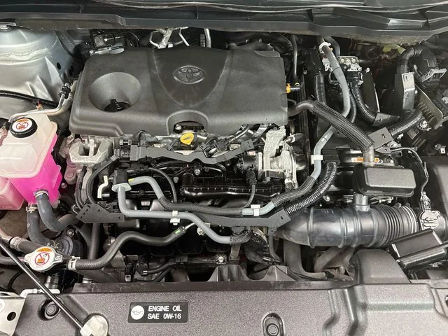 Used 2021 Silver Toyota XLE image 32