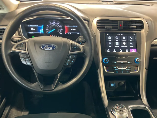 Used 2019 Black Ford SE image 30