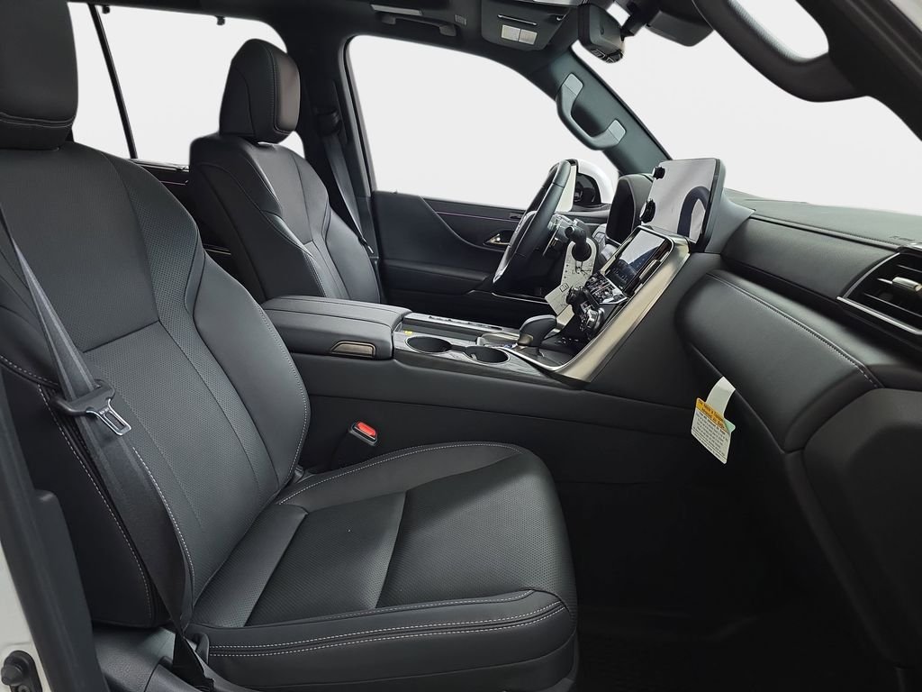 2025 Lexus LX 700h Luxury - Photo 9