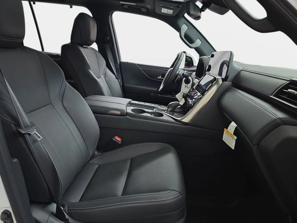 2025 Lexus LX 700h Luxury - Photo 9