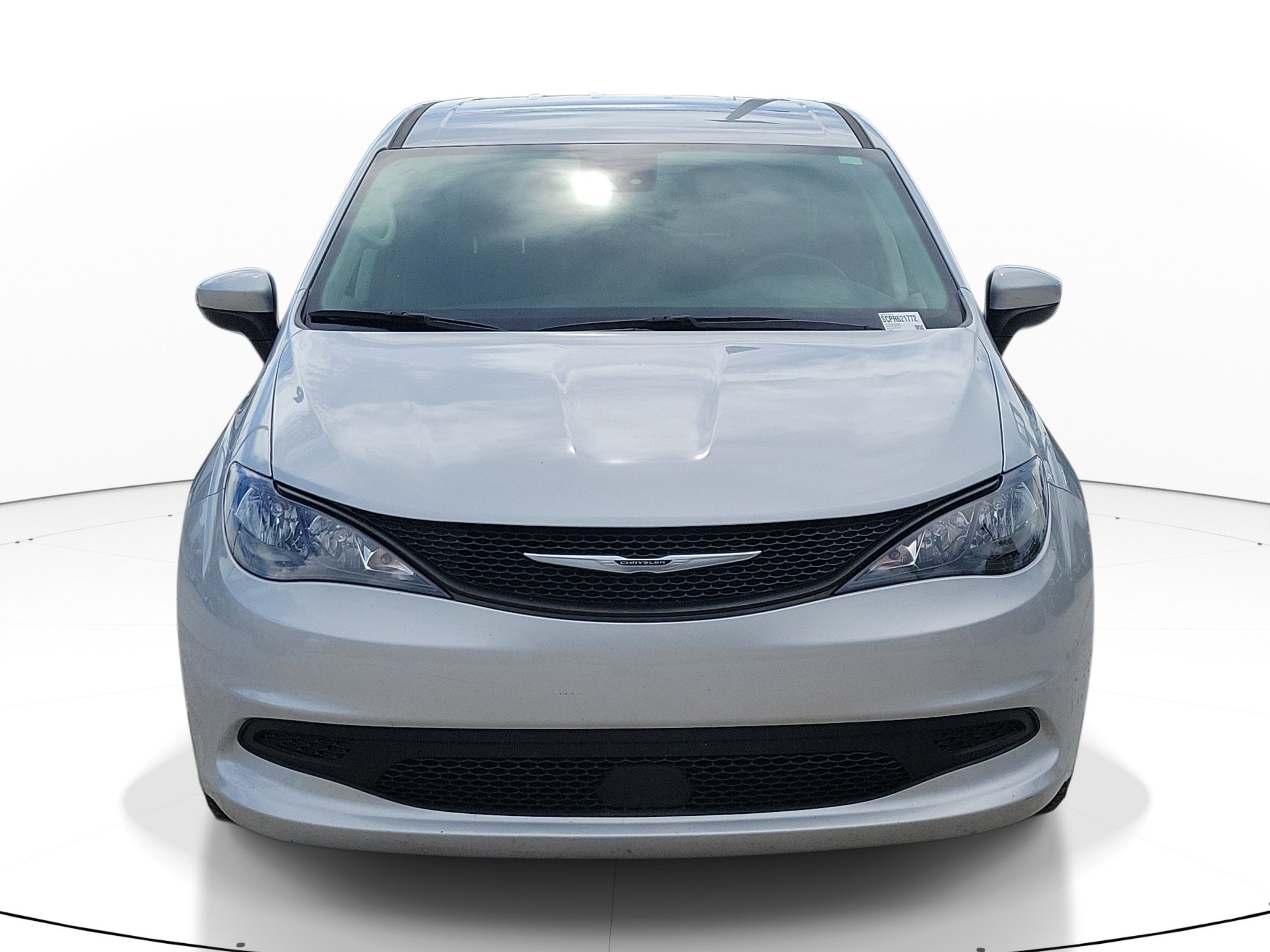 Used 2023 Silver Mist Clearcoat Chrysler LX image 2