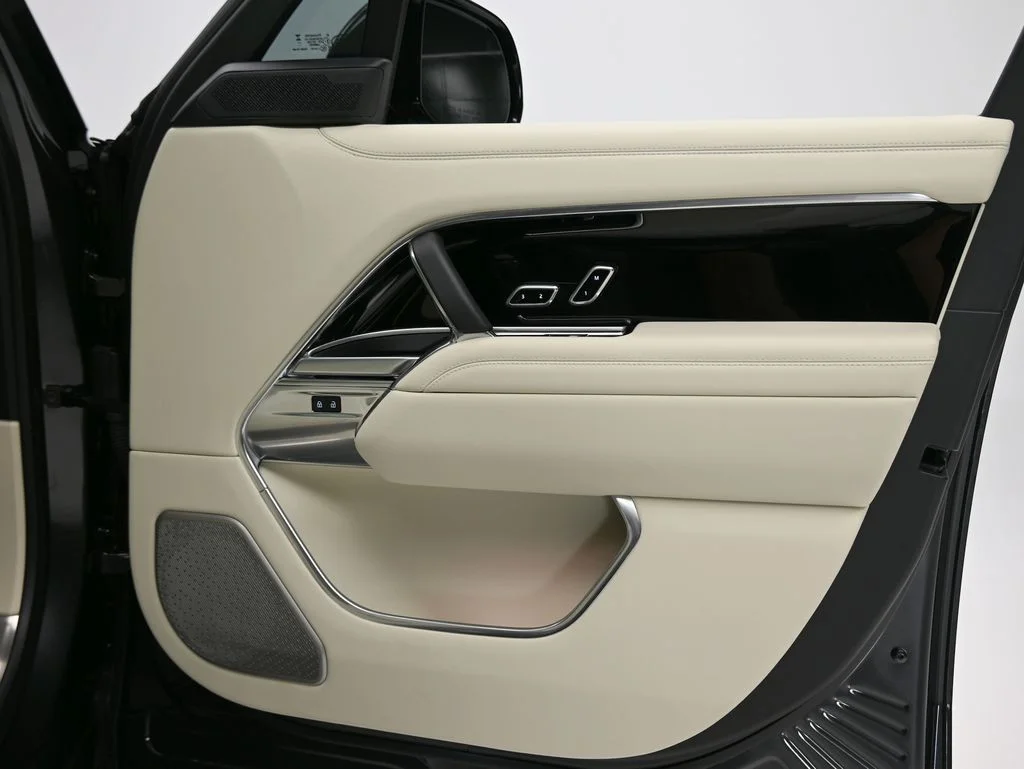 Used 2025 Borasco Gray Metallic Land Rover Autobiography image 26