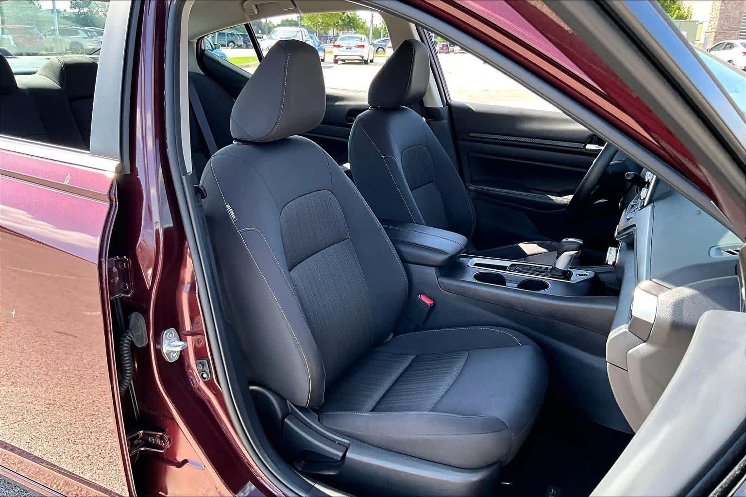 Certified Used 2025 Garnet Pearl Metallic Nissan SV image 9