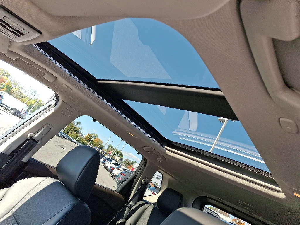 Used 2023 Gray Nissan SV image 16