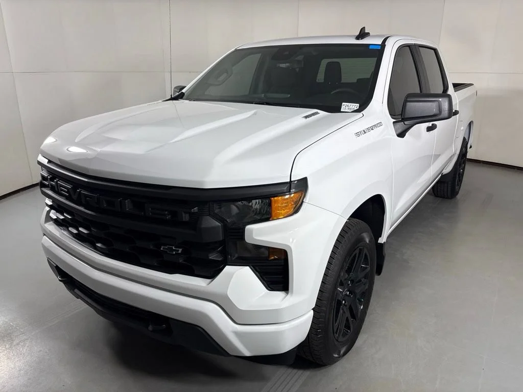 New 2026 Summit White Chevrolet Custom image 5