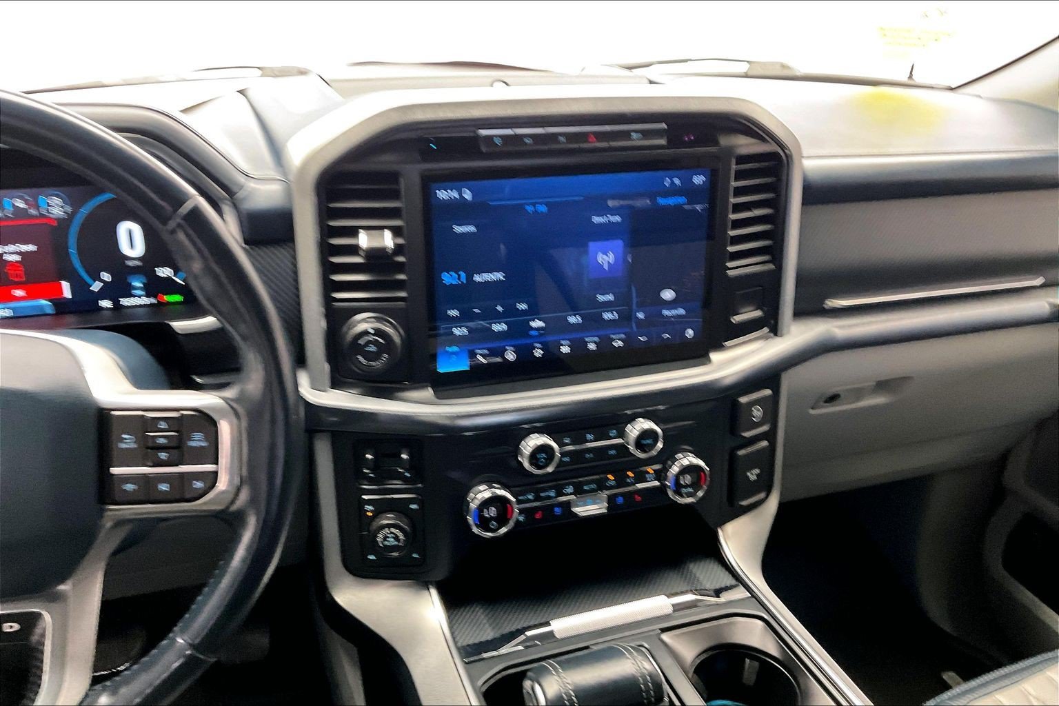 Used 2021 White Ford Limited image 5