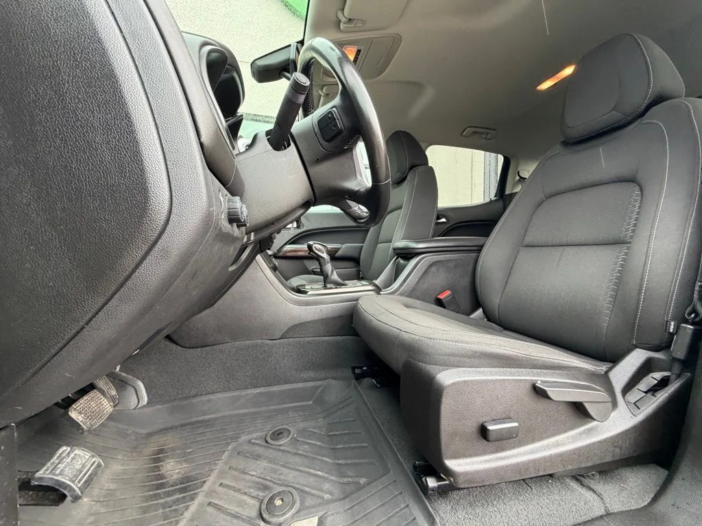 Used 2022 Gray GMC Elevation image 6