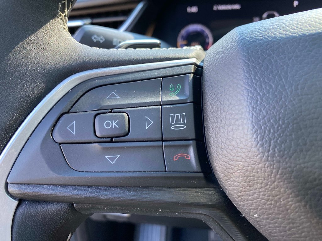 Used 2023 Black Jeep Altitude image 21