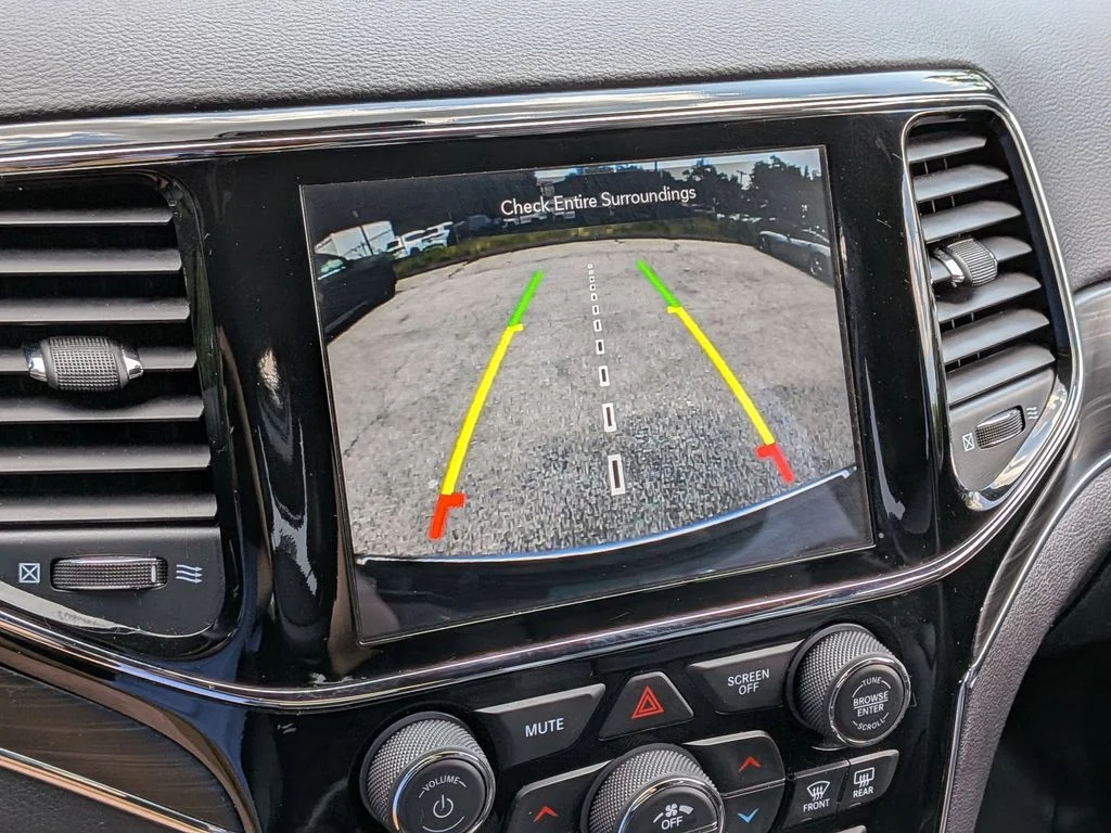 Used 2021 Gray Jeep Limited image 21