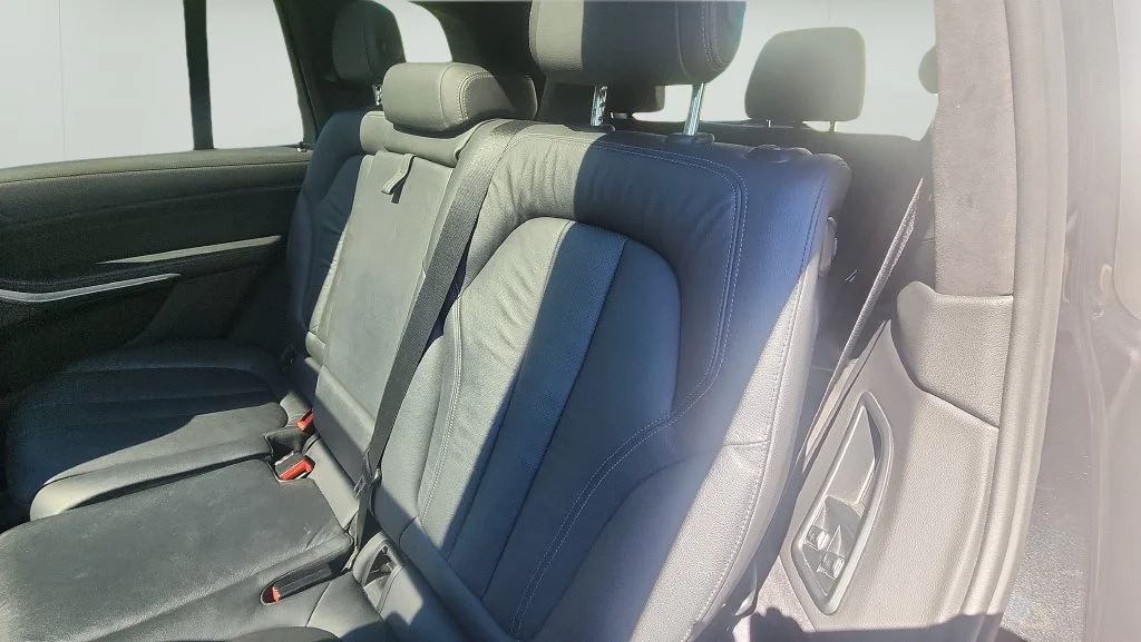 Used 2019 Black BMW xDrive50i image 12