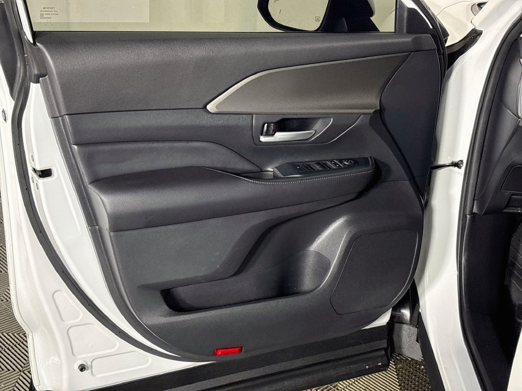 Used 2024 Pearl Toyota XLE image 10