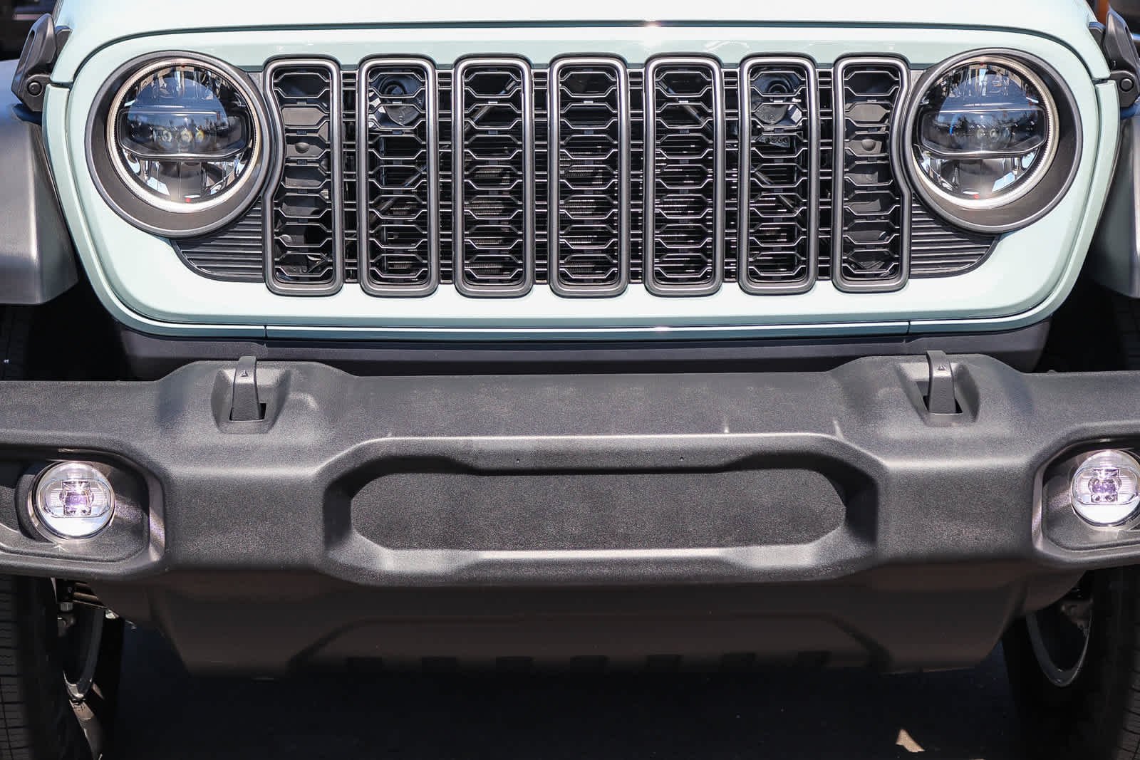 New 2027 Earl Clear-Coat Paint Jeep Sport S image 9