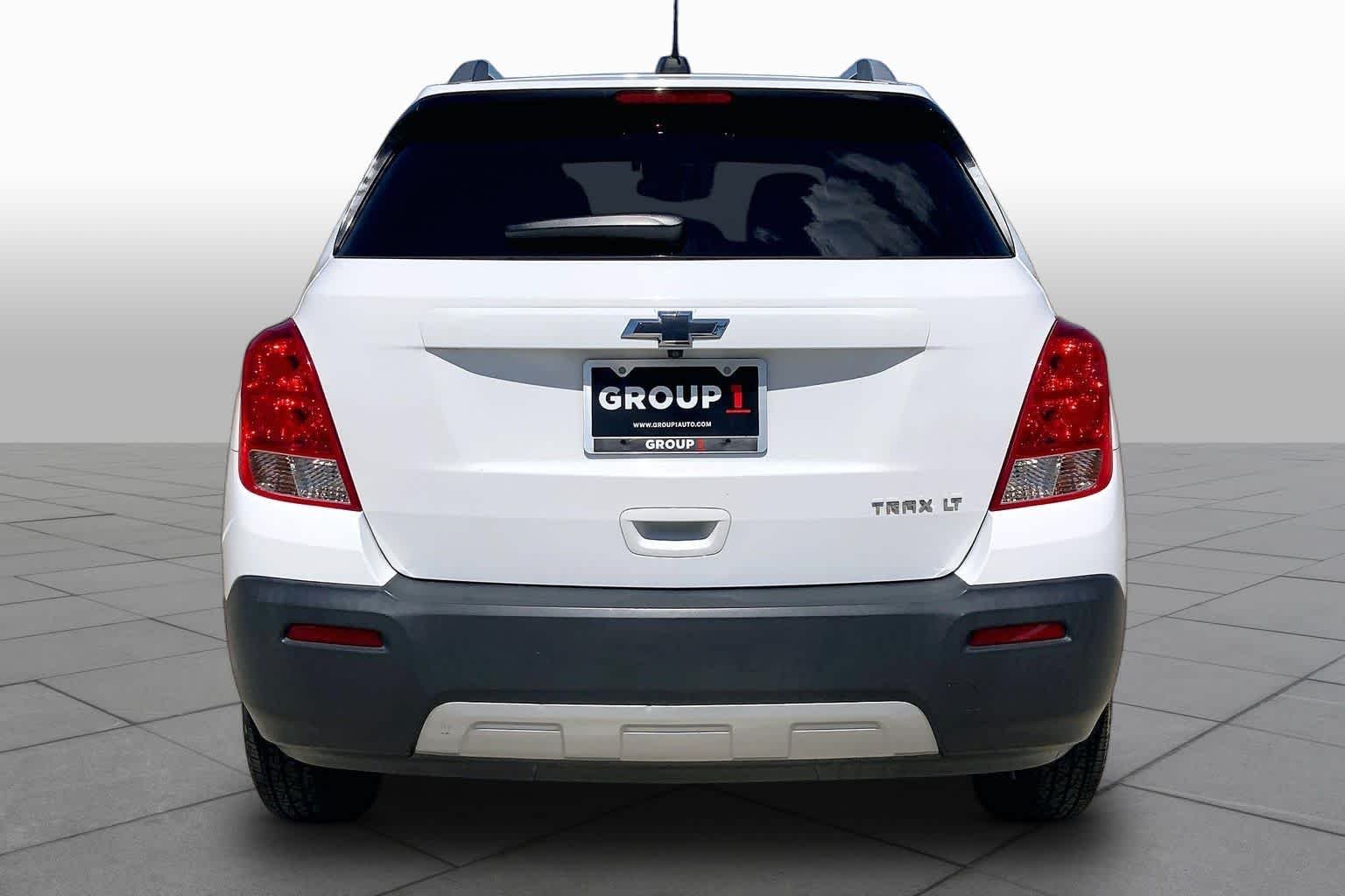 Used 2016 Summit White Chevrolet LT image 5