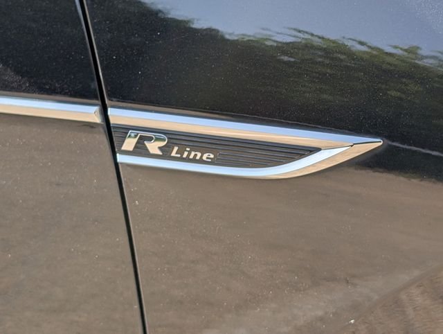 Used 2020  Volkswagen 2.0T R-Line image 33