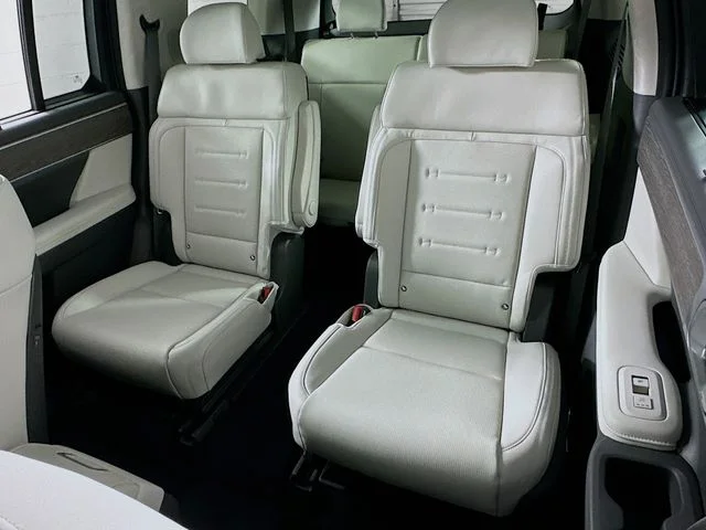 New 2025 Gray Hyundai Calligraphy image 11
