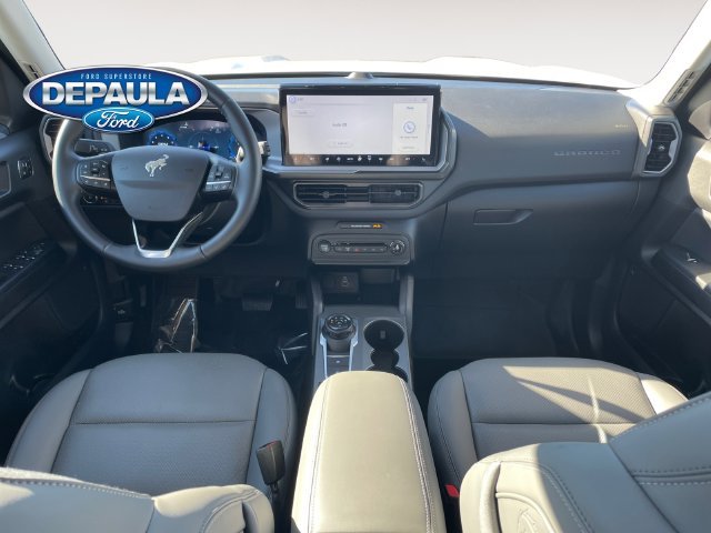 Used 2025 White Ford Badlands image 13