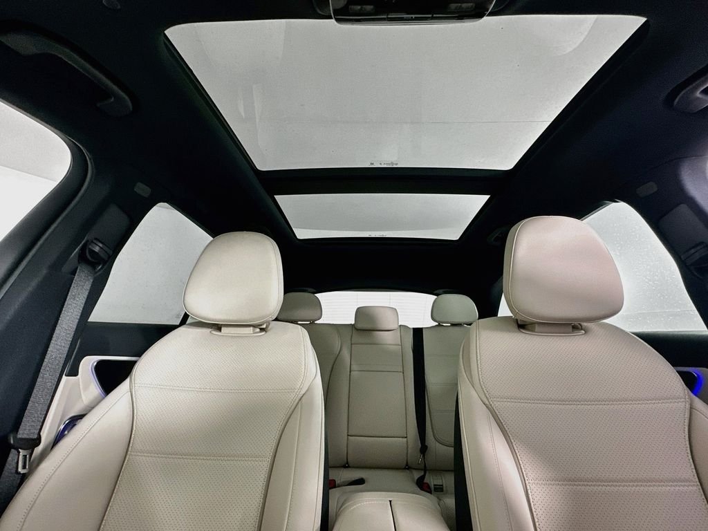 New 2026 Polar White Mercedes-Benz GLC 300 image 23