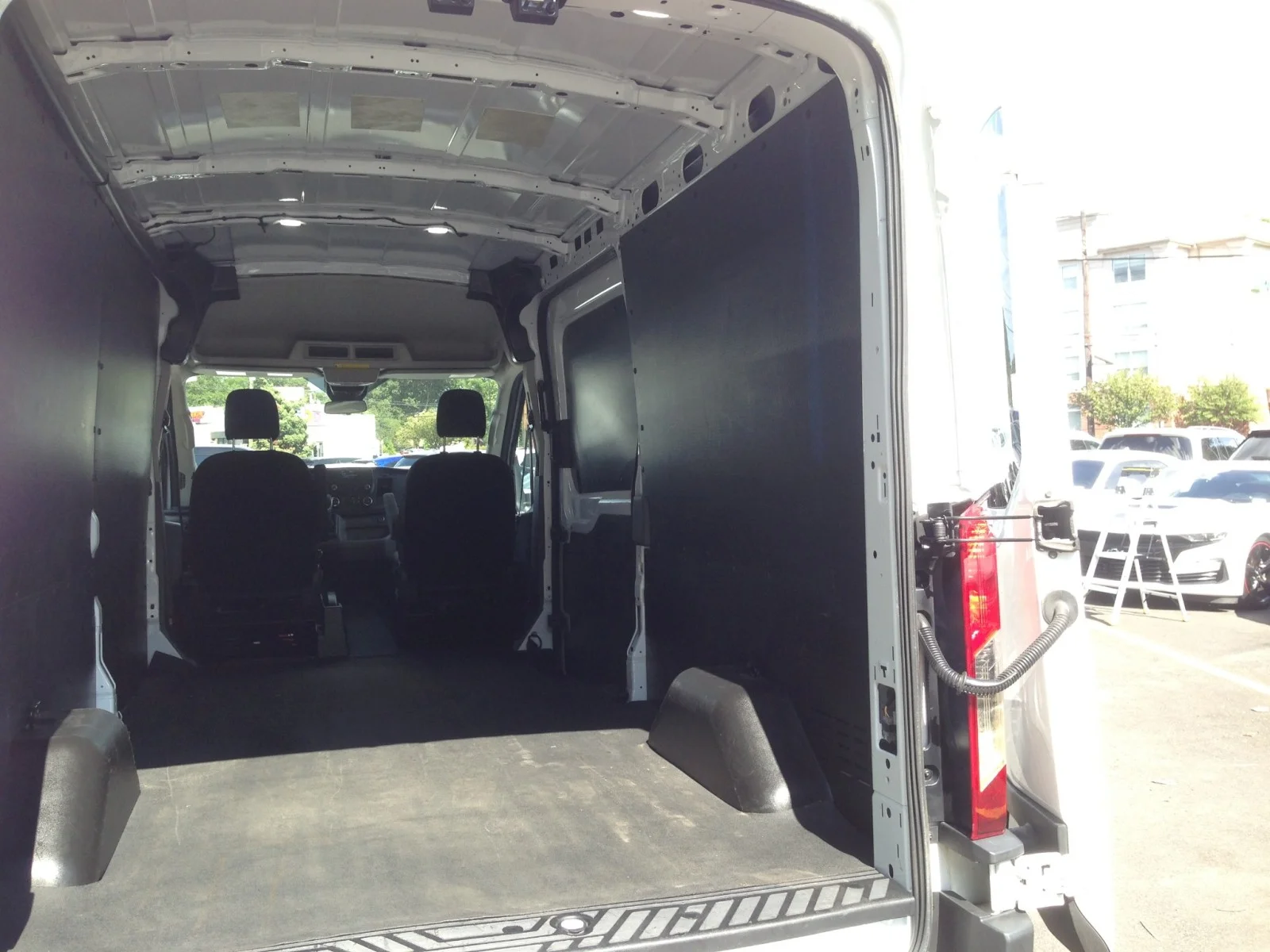 Used 2020 Oxford White Ford w/ rearCam image 15