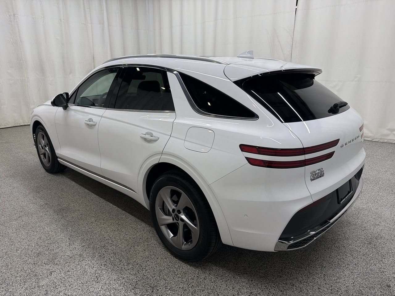 Certified Used 2026 Uyuni White Genesis 2.5T Advanced image 9