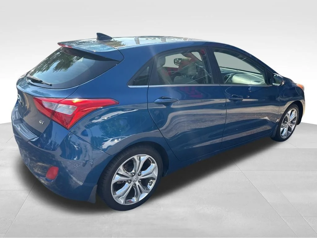 Used 2013 Blue Hyundai Base image 5