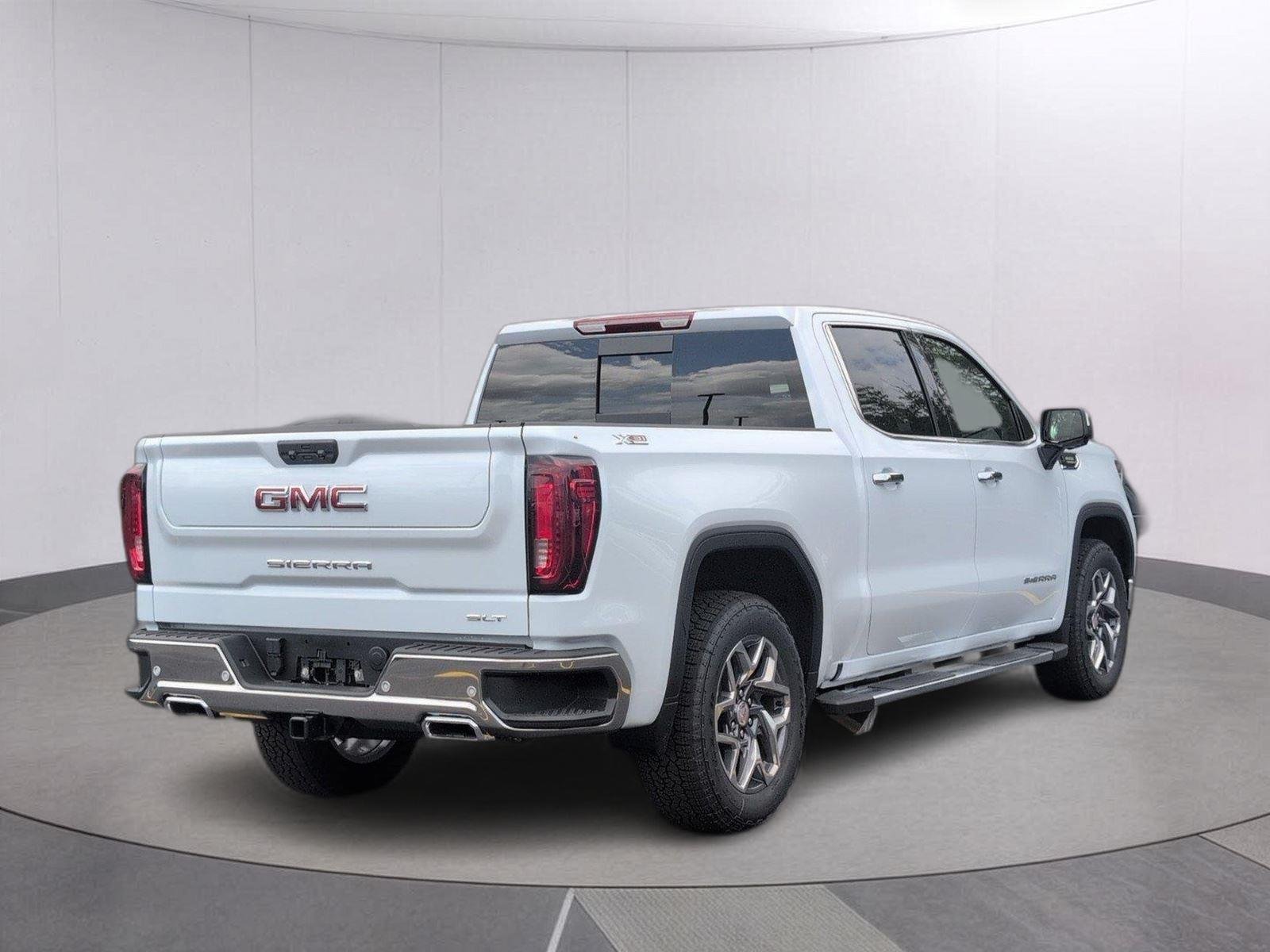 New 2026 Glacier White Tricoat GMC SLT image 7