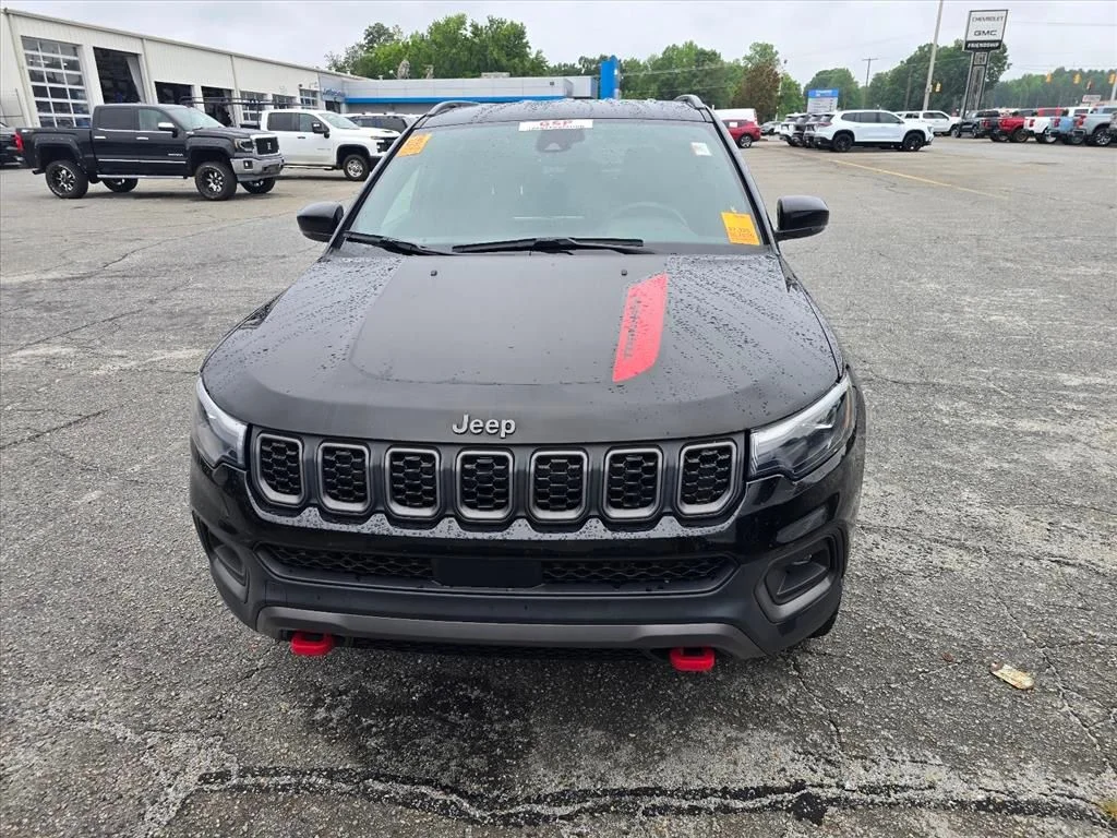 Used 2025 Black Jeep Trailhawk image 8