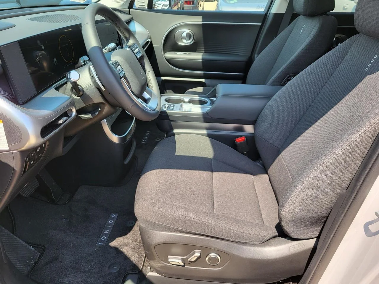 2026 Hyundai IONIQ 9 SE - Photo 16