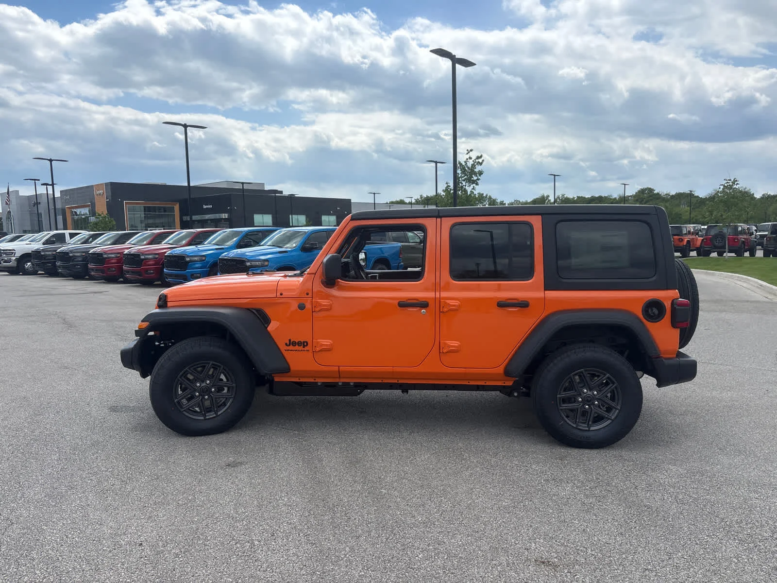 New 2026 Joose Jeep Sport S image 5