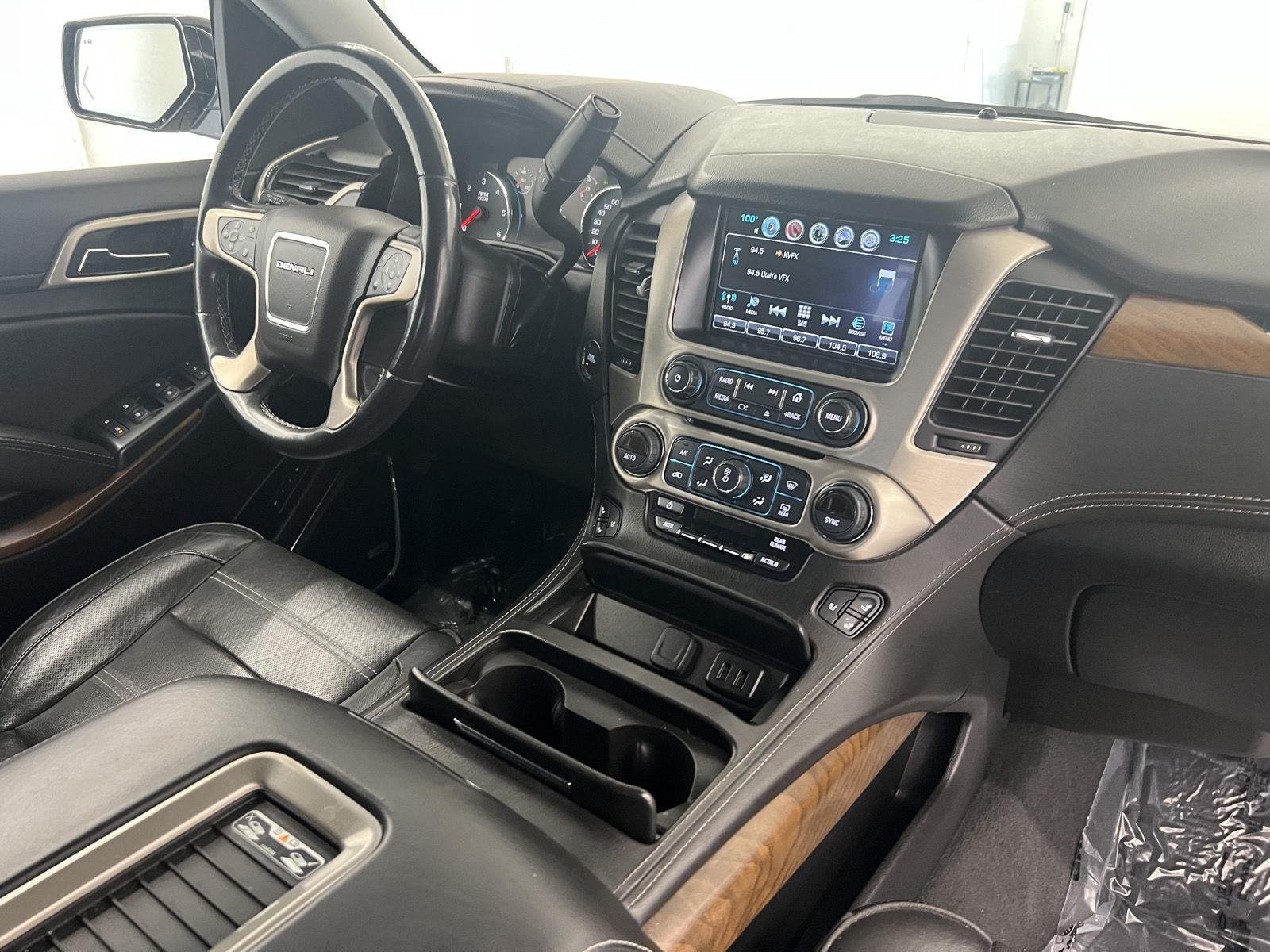 2020 GMC Yukon Denali - Photo 8