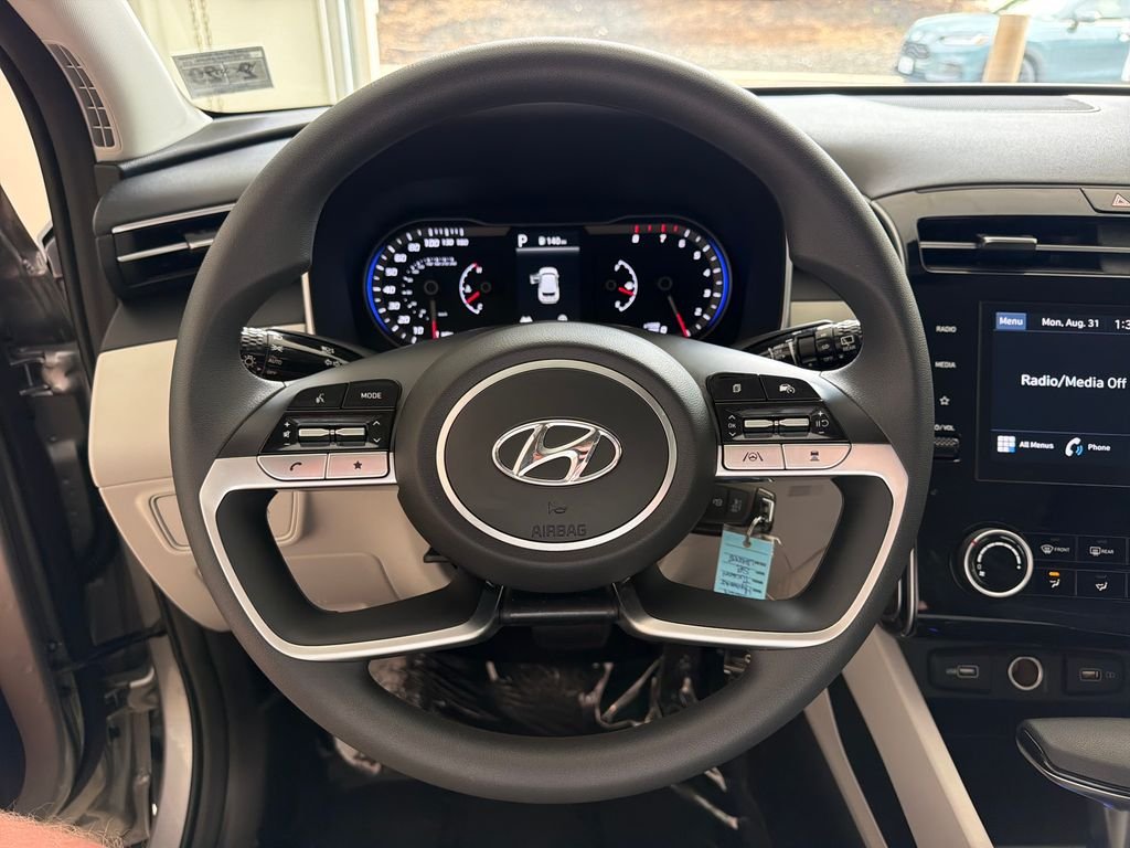 Used 2024 Shimmering Silver Hyundai SE image 23