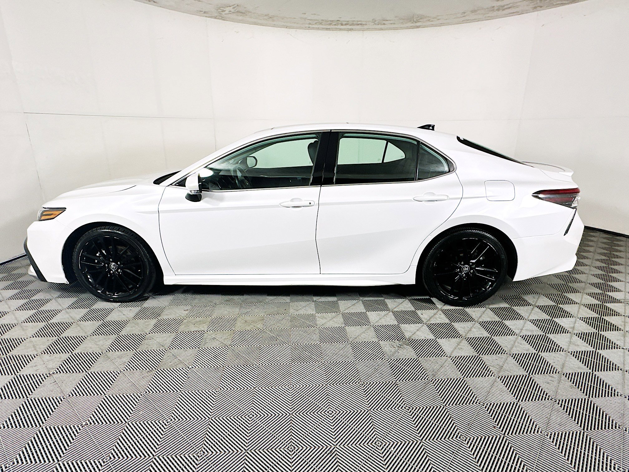 2023 Toyota Camry thumbnail 8