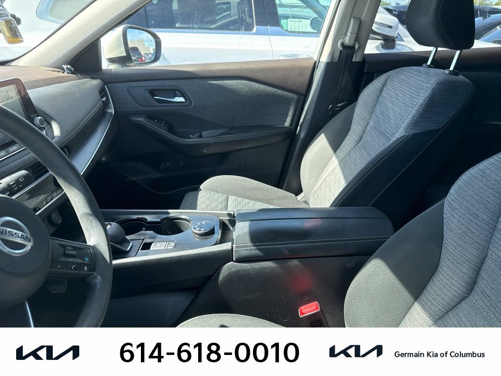 Used 2021 White Nissan SV image 7