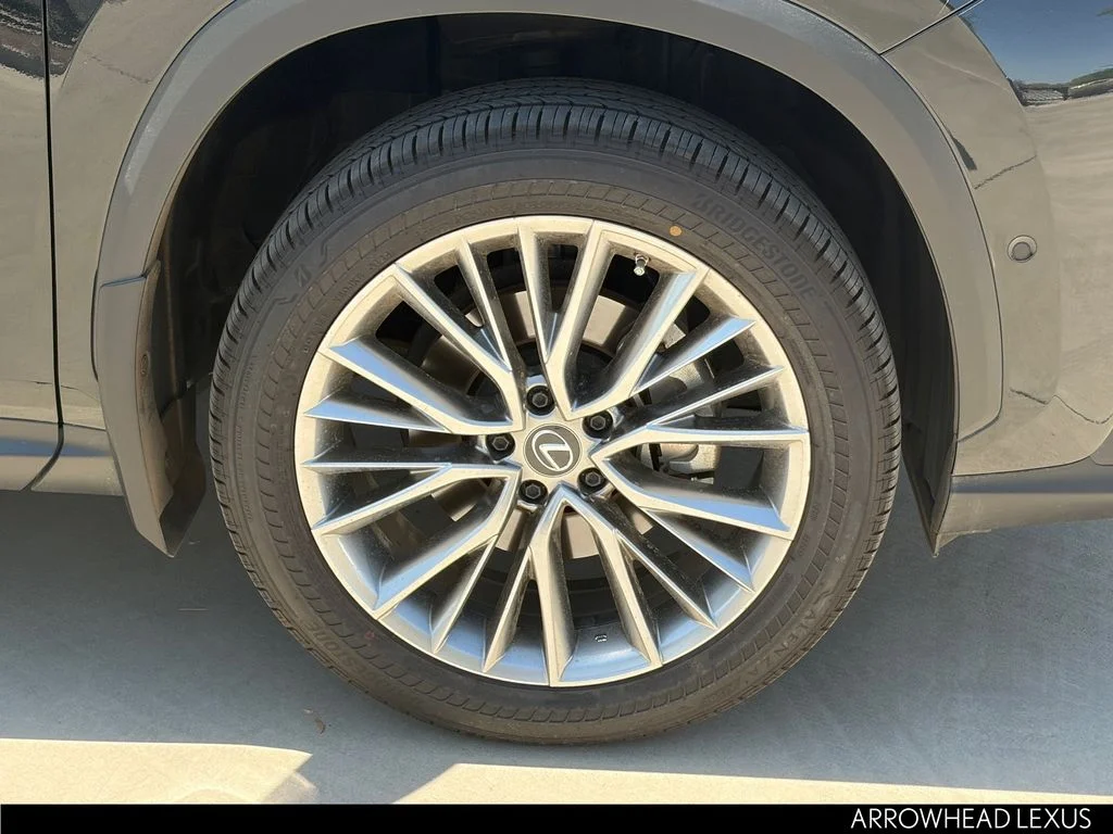 Used 2025 Black Lexus 350h Luxury image 9