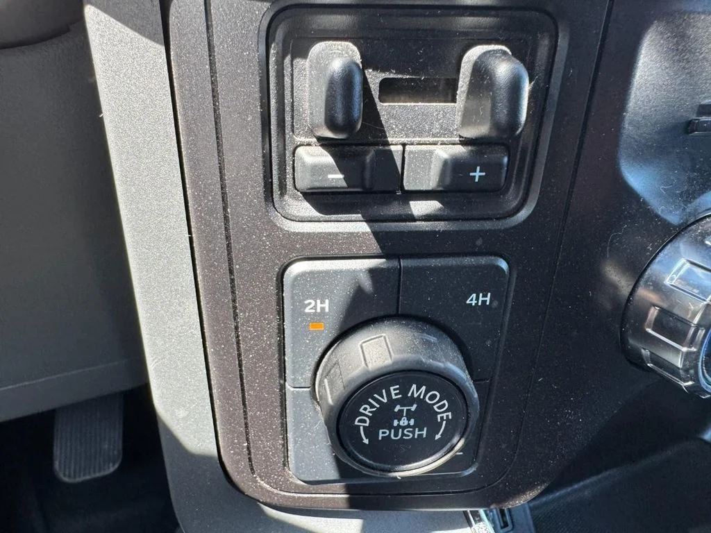 Used 2021 Agate Black Metallic Ford XLT image 21