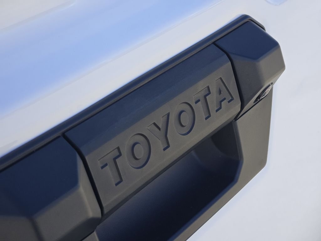 2026 Toyota Tacoma SR5 - Photo 7