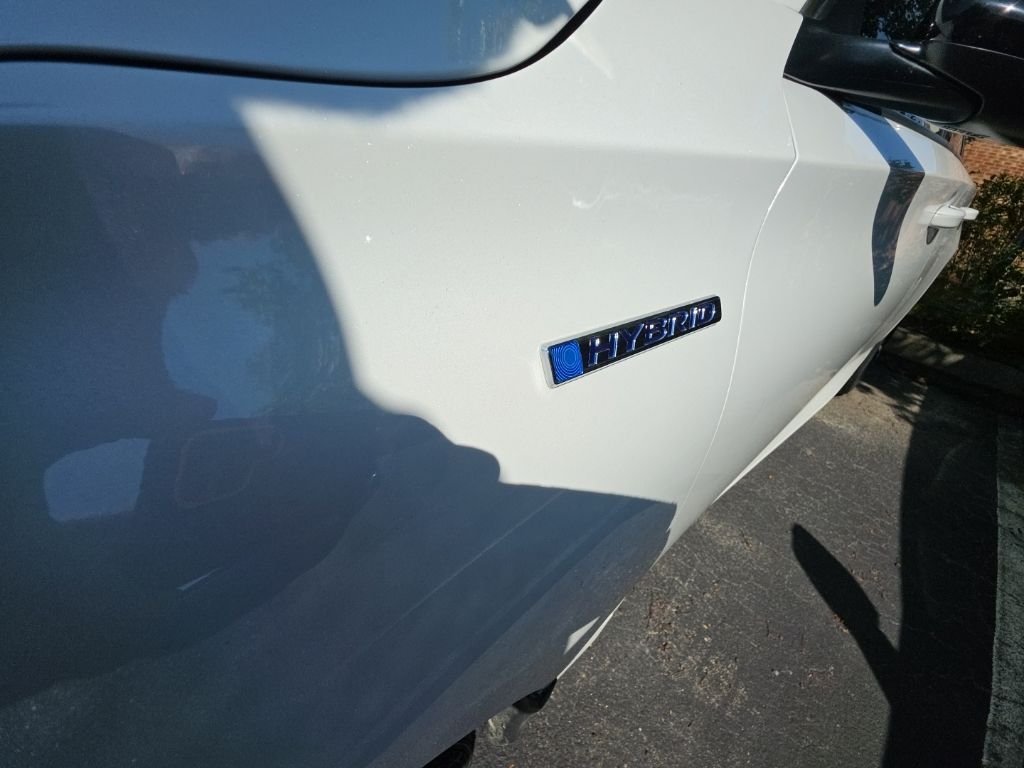 Used 2022 Platinum White Pearl Honda Sport image 7