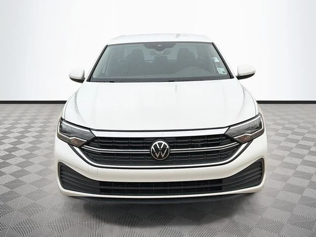 Used 2024 White Volkswagen 1.5T S image 2