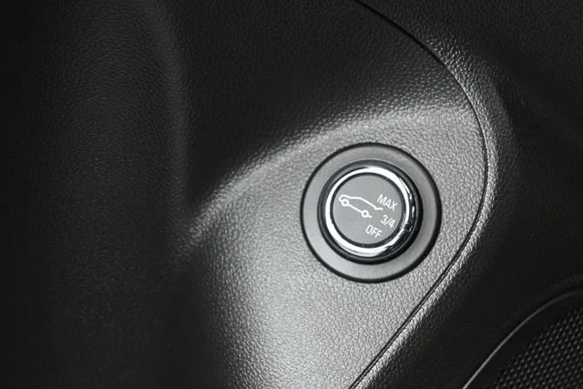 Used 2023 Ebony Twilight Metallic Buick Essence image 14