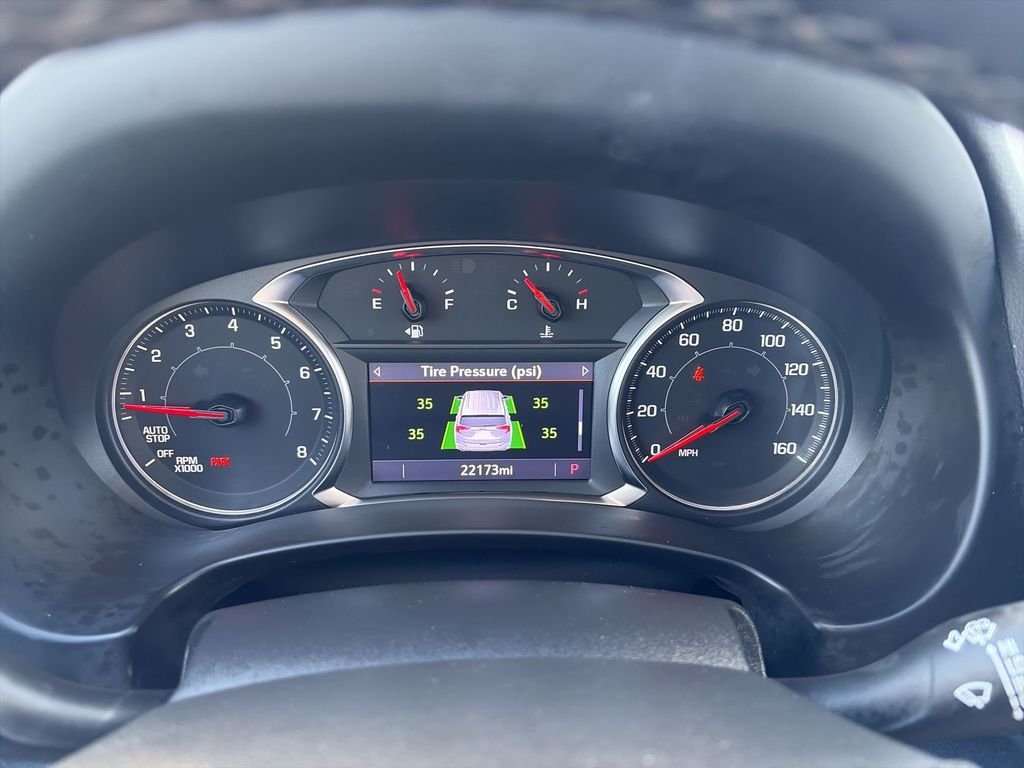 Used 2023 White GMC SLT image 15