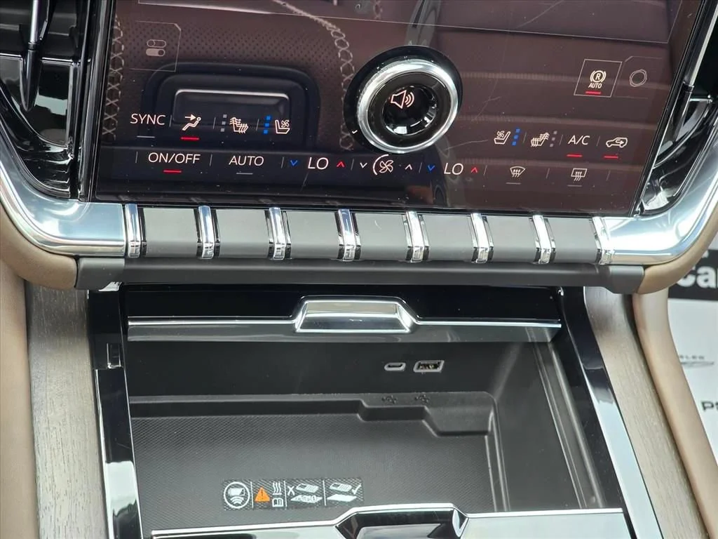 2026 GMC Yukon Denali Ultimate - Photo 16