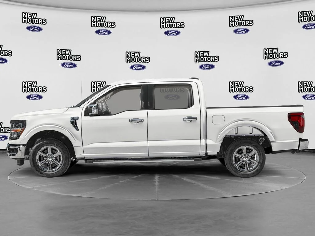 Used 2024 Oxford White Ford XLT image 3