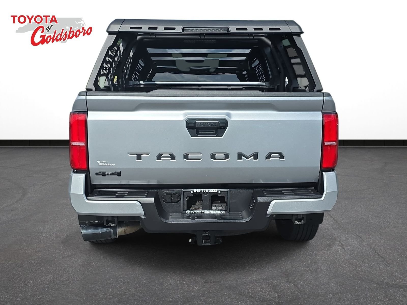 Used 2025 Silver Toyota SR5 image 6