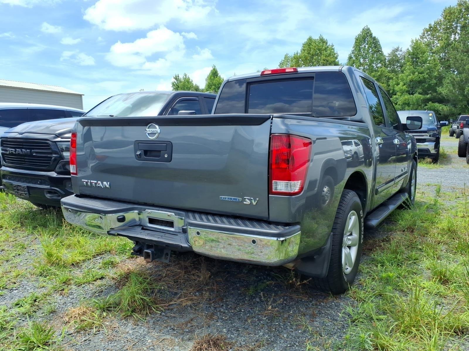 Used 2014 Gun Metallic Nissan SV image 7