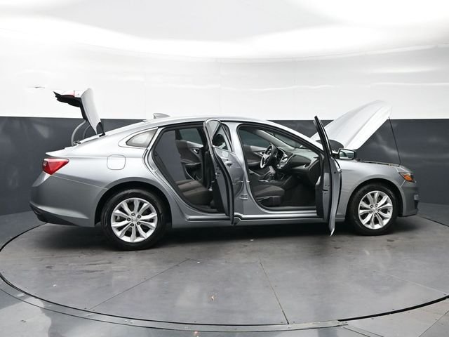 Used 2025 Sterling Gray Metallic Chevrolet LT image 34
