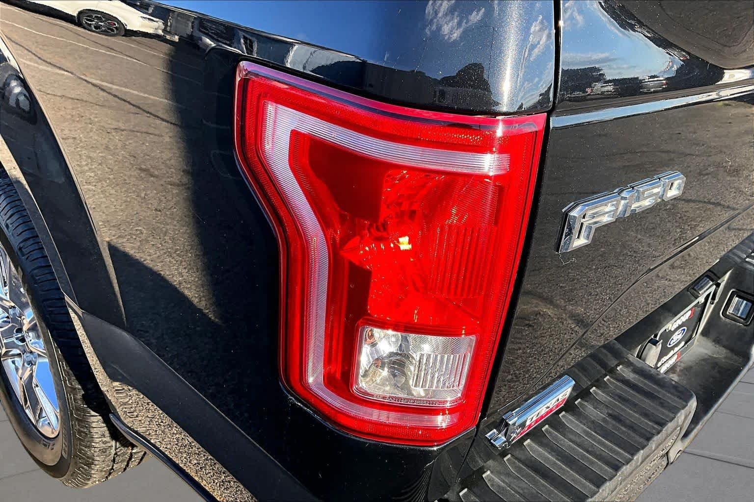 Used 2015 Tuxedo Black Metallic Ford XLT image 27