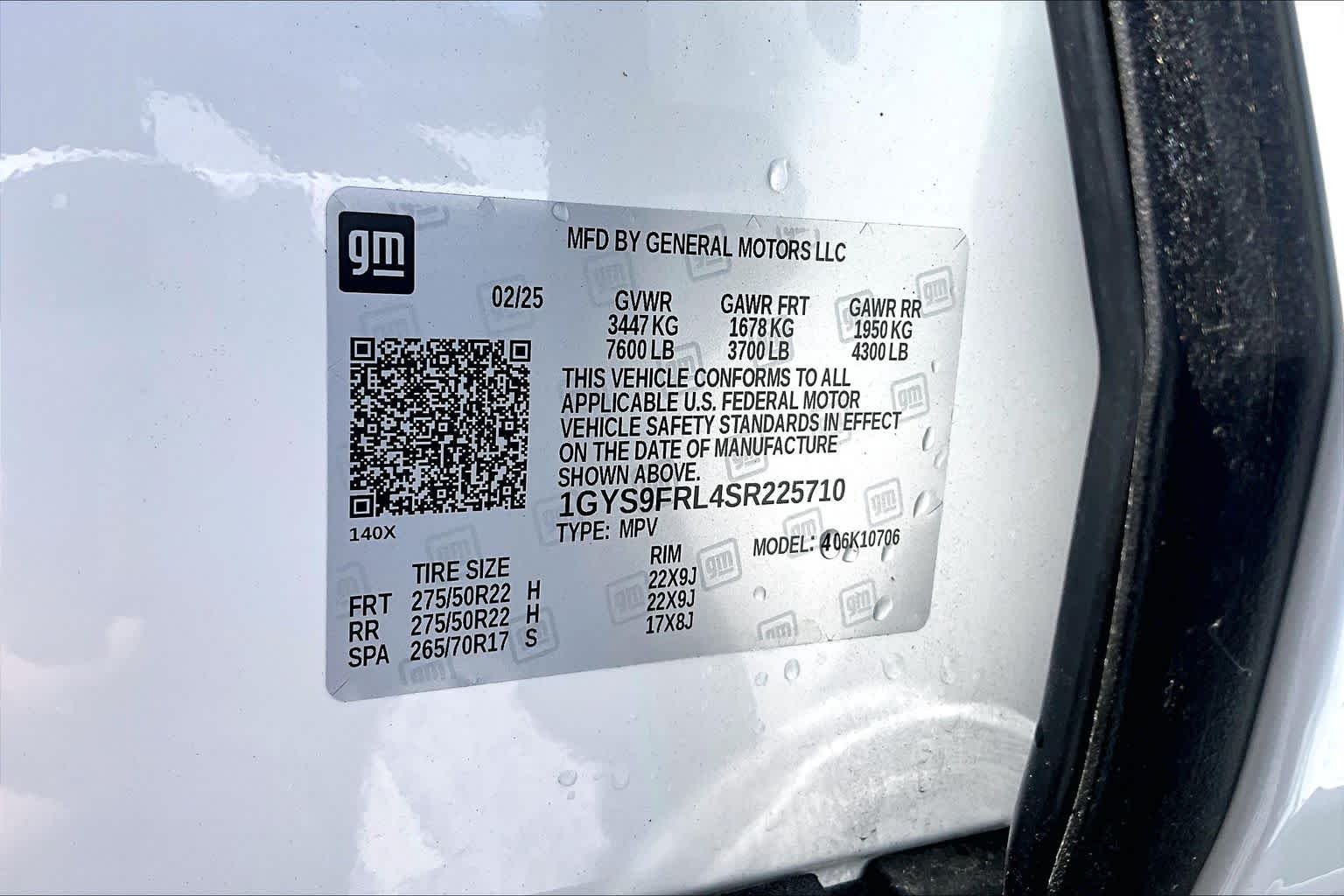 Used 2025 Crystal White Tricoat Cadillac 4WD Sport image 32