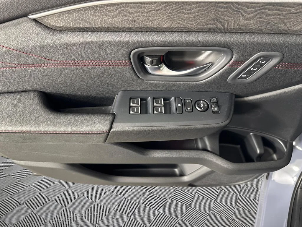 New 2026 Sonic Gray Pearl Honda Black Edition image 17