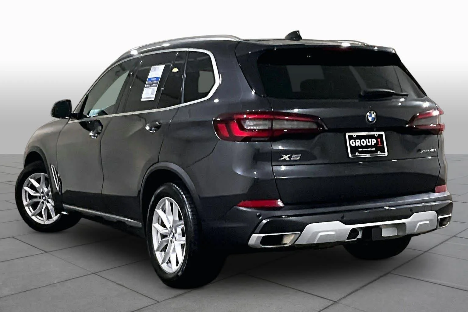 Used 2023 Dark Graphite Metallic BMW xDrive40i image 11